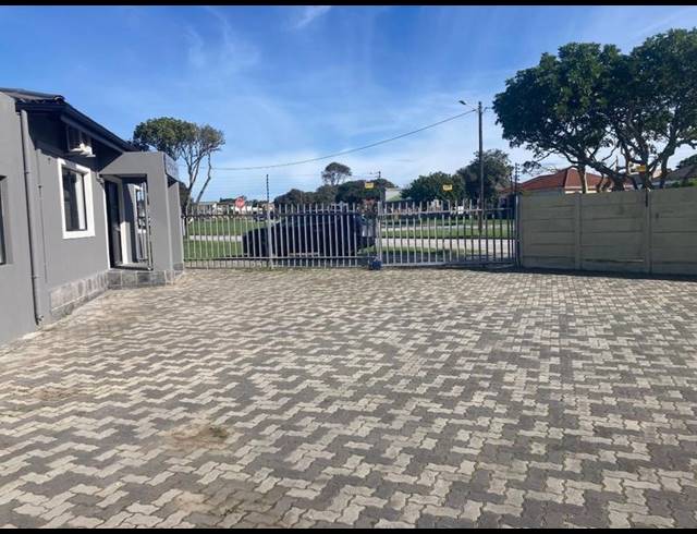 BUSINESS PROPERTY TO RENT IN NEWTON PARK